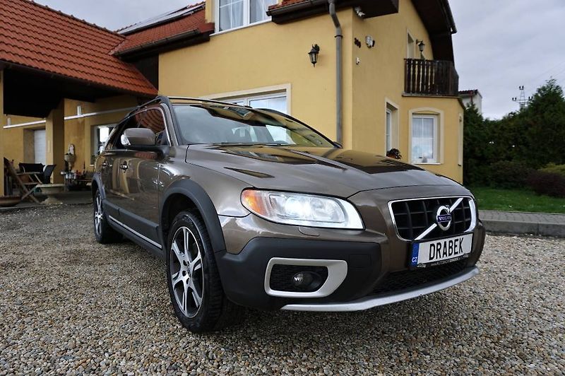 Volvo XC70 (2011) SUMMUM 2,4 D5 158 kW - fotka 1 z 47