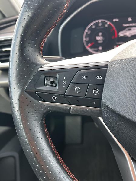 Seat Leon 1.5TSI FR-Line LED ACC DPH - fotka 9 z 24