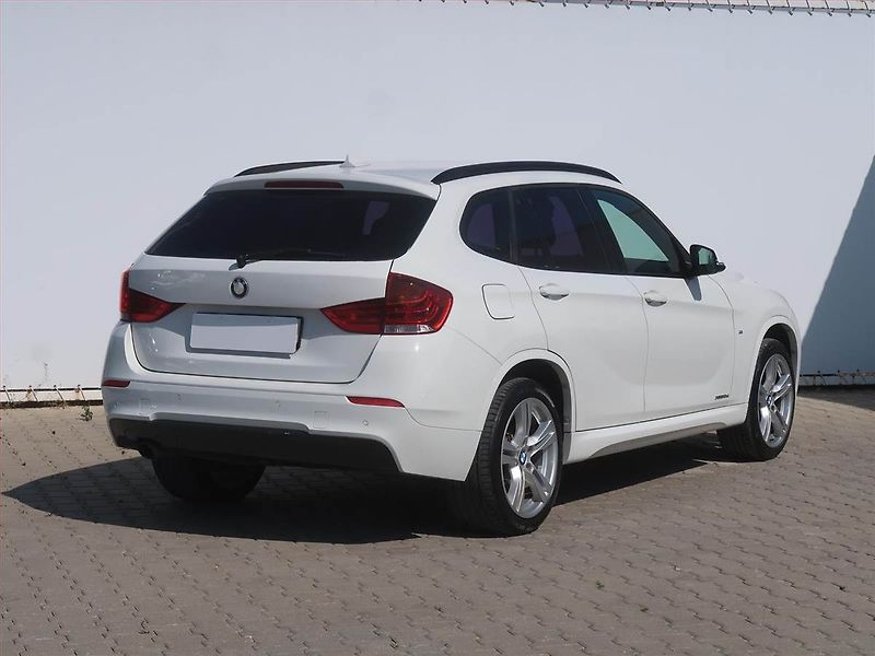 BMW X1 (2015) M Sport sDrive18d, 4X4 - fotka 5 z 21