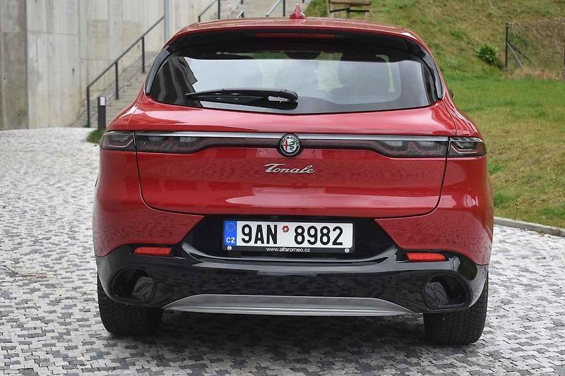 Alfa Romeo Tonale umí zaujmout. Jak vzhledem, tak jízdními vlastnostmi