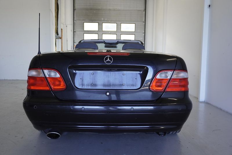Mercedes-Benz CLK 4,3 AMG V8 AUTOMAT - fotka 6 z 28