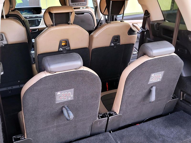Citroën Grand C4 Picasso 2,0eHDi EXCLUSIVE, 7míst       - fotka 14 z 40