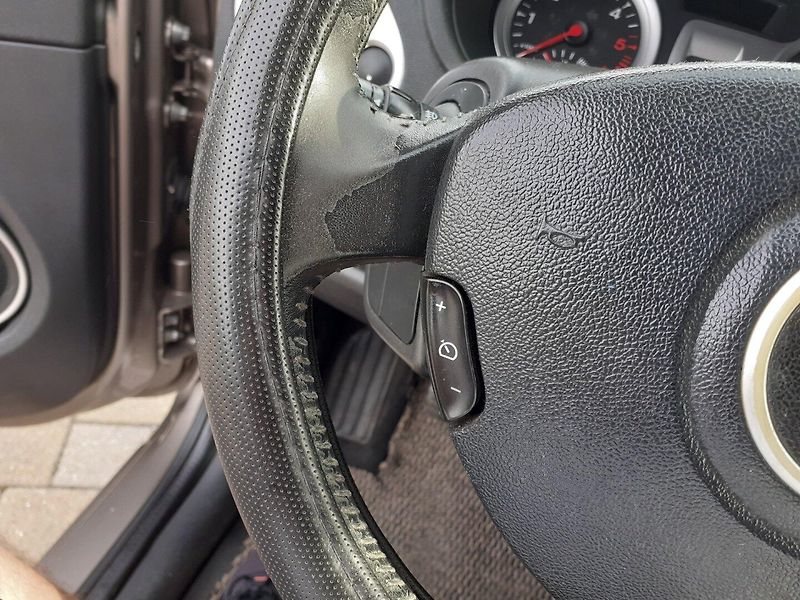 Renault Clio (2009) 1.5 DCi KLIMA - fotka 9 z 20