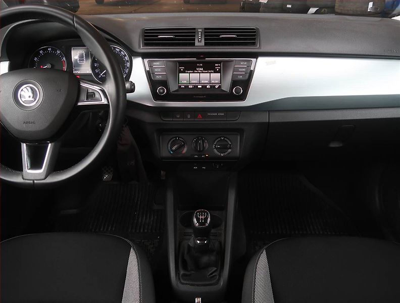 Škoda Fabia (2015) 1.2 TSI, Tempomat - fotka 12 z 17