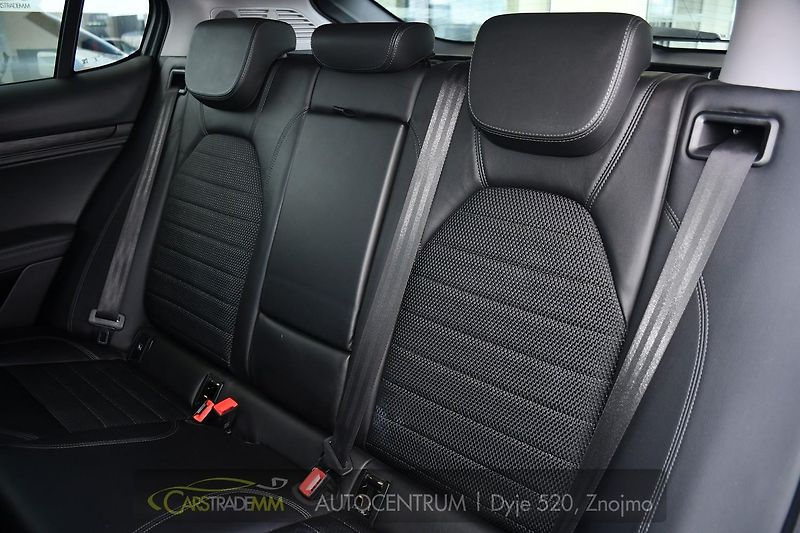 Alfa Romeo Stelvio 2,2JTD 154 KW 4x4 - fotka 14 z 50