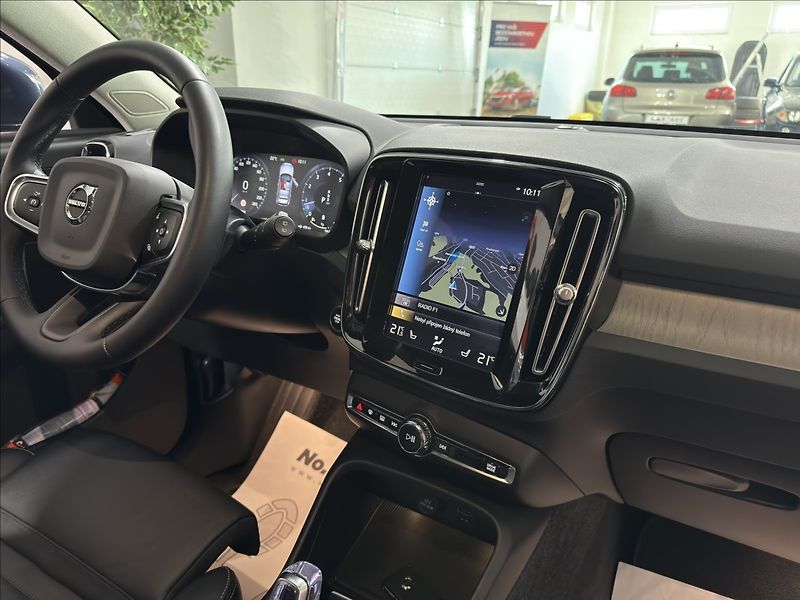 Volvo XC40 2,0   B4 AWD MOMENTUM DPH - fotka 20 z 35