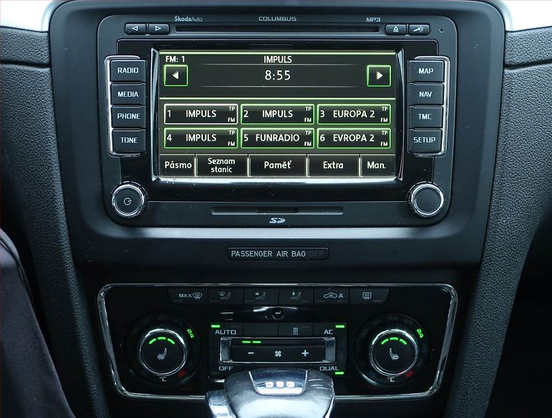 Škoda Superb (2012) Elegance 2.0 TSI, Automat - fotka 12 z 22