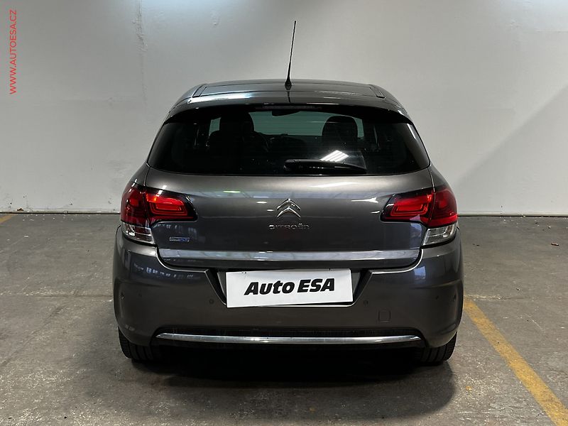 Citroën C4 (2015) 2.0HDi, Shine, bixen, panor - fotka 5 z 17