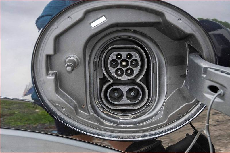 Mini Ostatní (2021) Cooper SE 32 kWh, SoH 100% - fotka 18 z 19