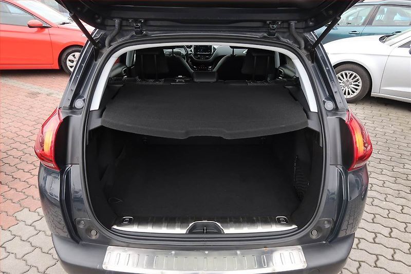 Peugeot 2008 (2018) 1.2 PureTech, Serv.kniha, Kůže - fotka 13 z 17