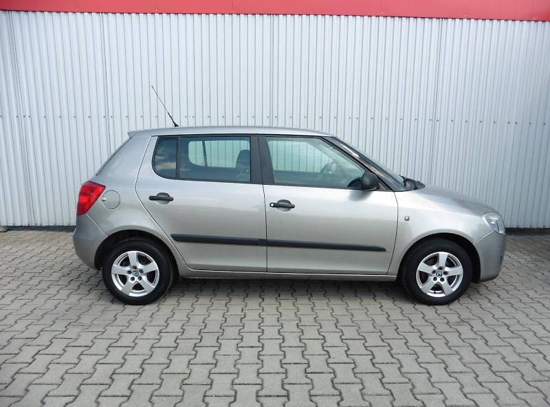 Škoda Fabia II 1.2i Ambition 1.maj. - fotka 6 z 11