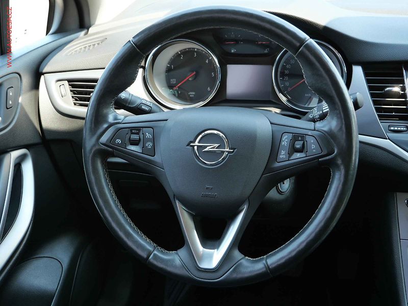 Opel Astra (2022) 1.5 CDTi, 1.maj,ČR, Edition - fotka 13 z 18