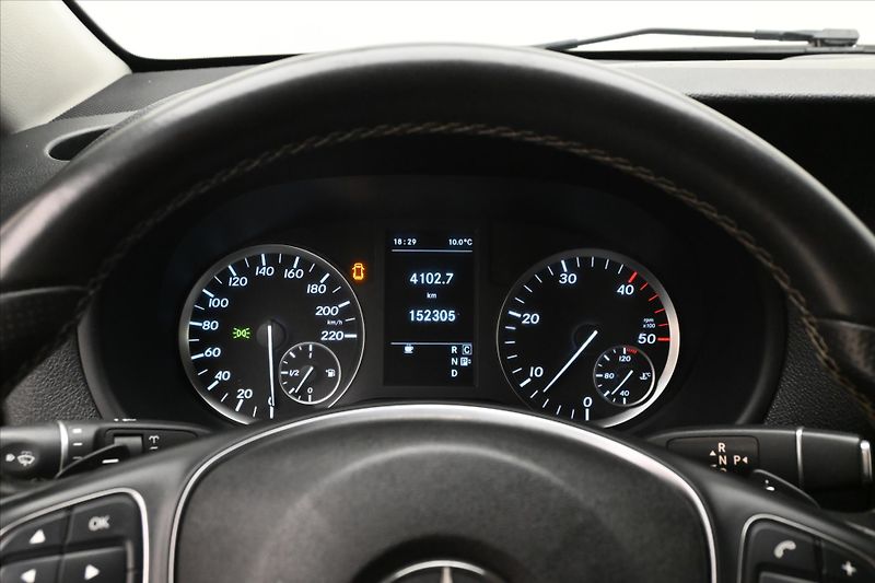 Mercedes-Benz Vito 2,1 116 CDi 120 kW AT7 8míst 4 - fotka 15 z 28