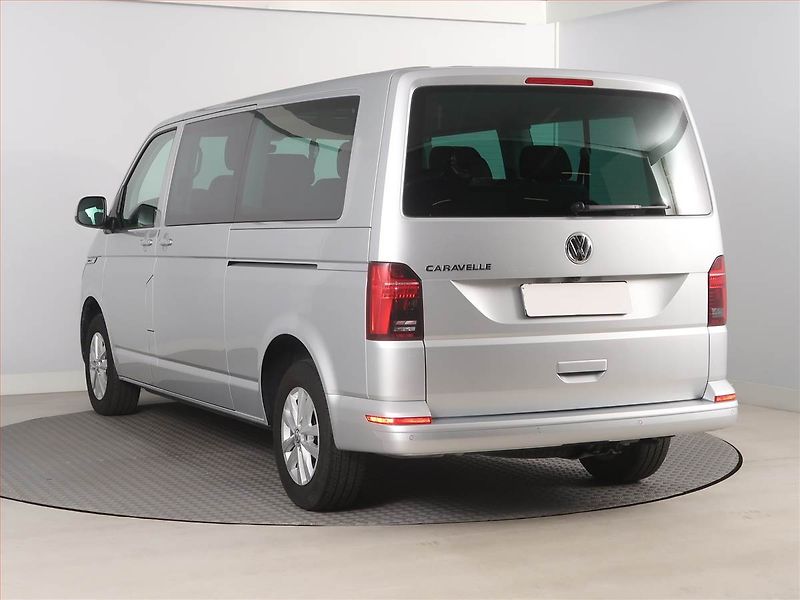 Volkswagen Caravelle (2024) Comfortline 2.0 TDI, ČR, 1Maj - fotka 4 z 19