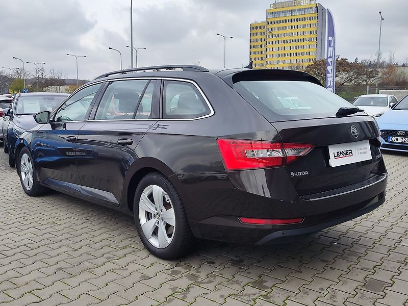 Škoda Superb 2.0 TDI/110kW Ambition Plus DS - fotka 7 z 33
