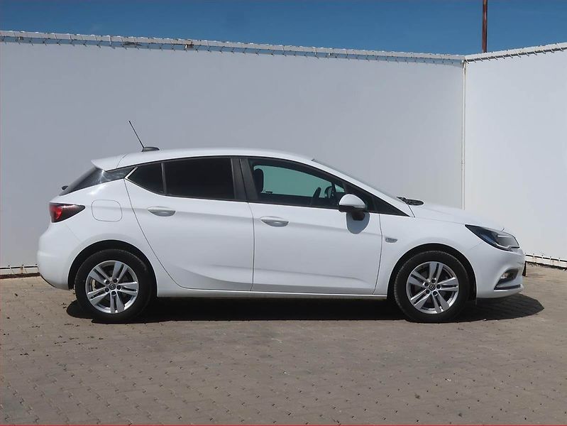 Opel Astra (2017) 1.4 T, Serv.kniha, Tempomat - fotka 6 z 16