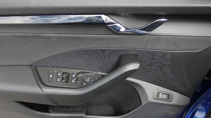 Škoda Octavia 2.0 TSI 180kW DSG RS - fotka 9 z 27