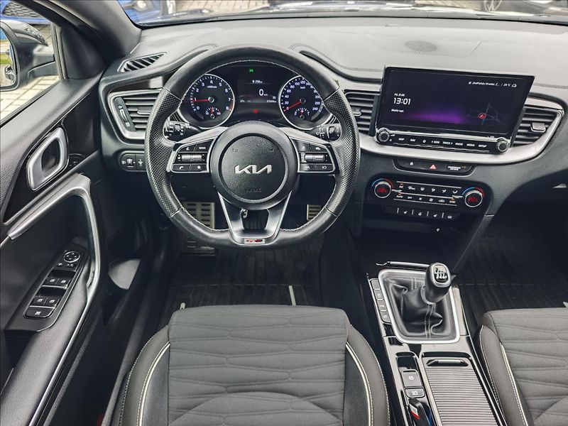 Kia ProCeed 1,5 T-GDI 118kW  GT-Line PLUS - fotka 17 z 24