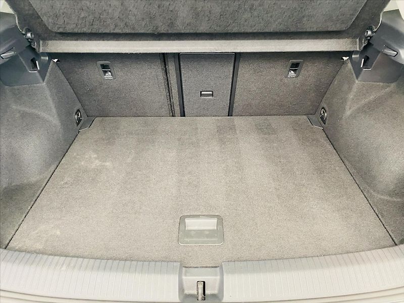 Volkswagen T-Roc 1,0 TSI 81kW Life - fotka 20 z 24