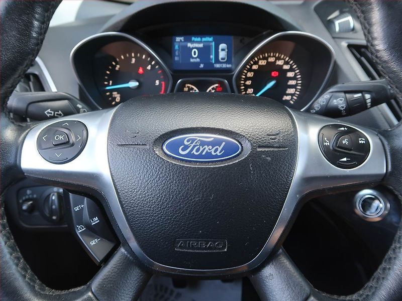 Ford Kuga (2014) 2.0 TDCi, 4X4, Navi, Tempomat - fotka 15 z 19