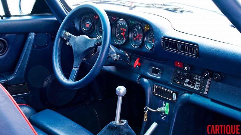 Závodní speciál Porsche 935