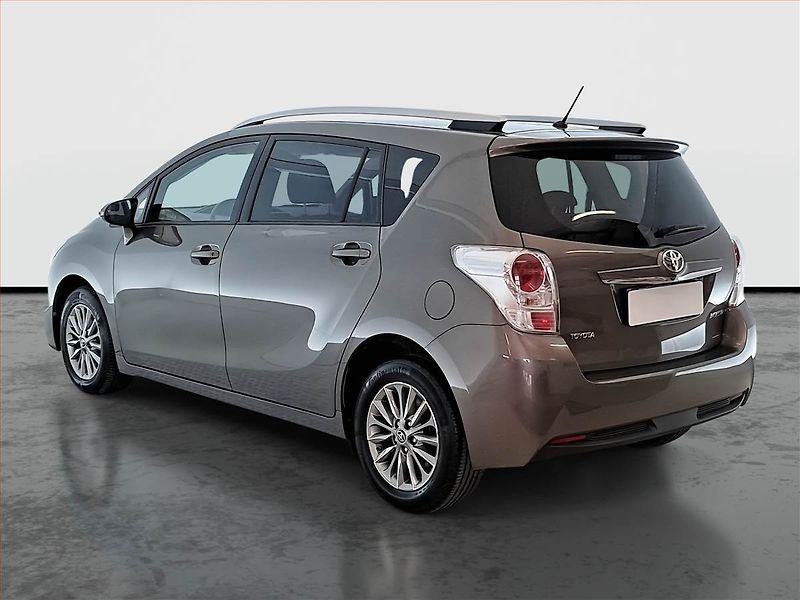 Toyota Verso (2016) 1.6 D-4D, Serv.kniha, Navi - fotka 4 z 20