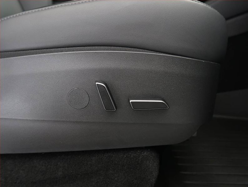 Tesla Model Y (2022) Long Range AWD 79kWh, SoH 93% - fotka 30 z 33