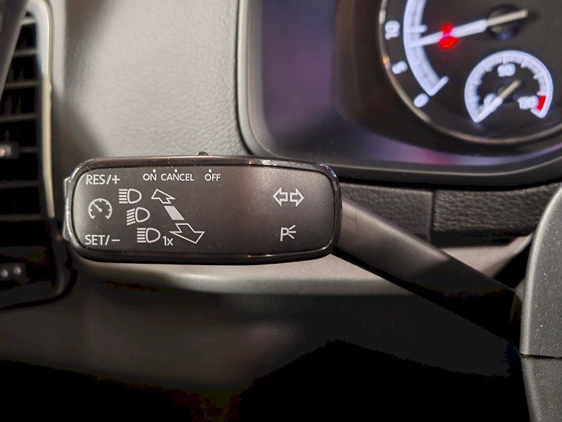 Škoda Karoq (2019) 1.6 TDI 85 kW Ambition - fotka 14 z 27