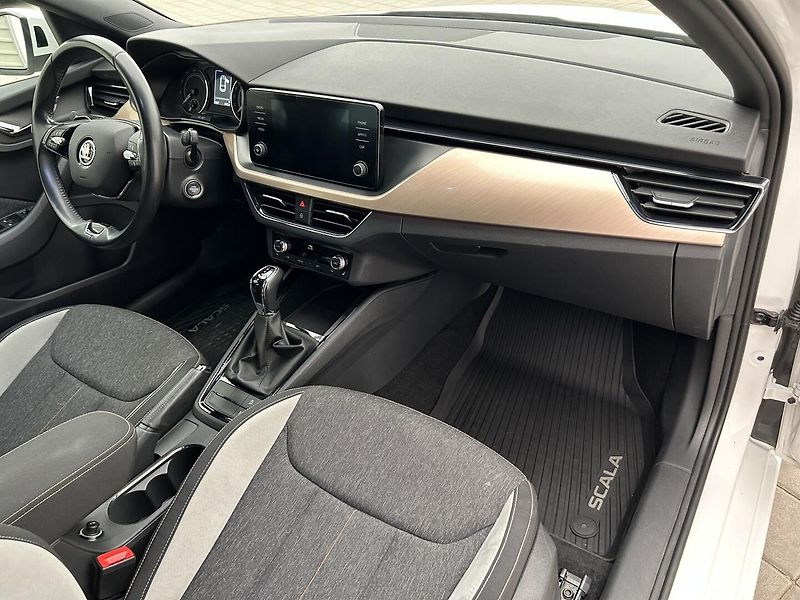 Škoda Scala 1.5 TSI Style Plus - fotka 28 z 29