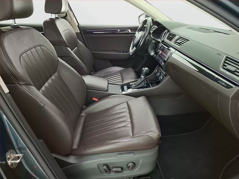 Škoda Superb (2016) Laurin&Klement 2.0 TDI, 4X4 - fotka 9 z 25