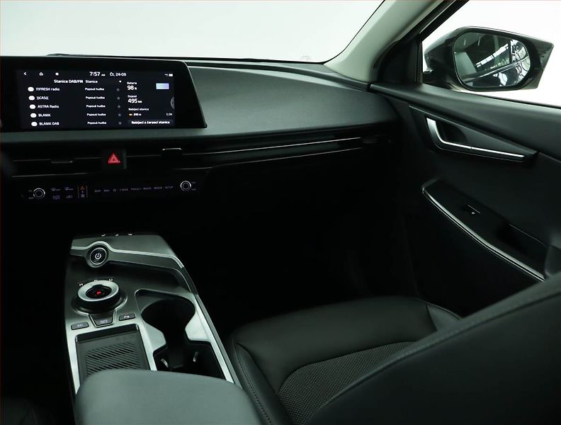 Kia EV6 (2023) RWD 77.4 kWh, SoH 100% - fotka 8 z 19