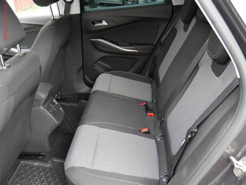 Opel Grandland X (2018) 1.2 T, ČR, AC, tempo, park - fotka 10 z 19