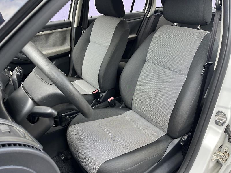 Škoda Fabia 1,2 HTP Combi Classic - fotka 11 z 26