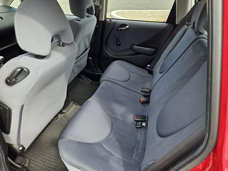 Honda Jazz (2008) 1.4 61kw, PĚKNÝ STAV  - fotka 12 z 23