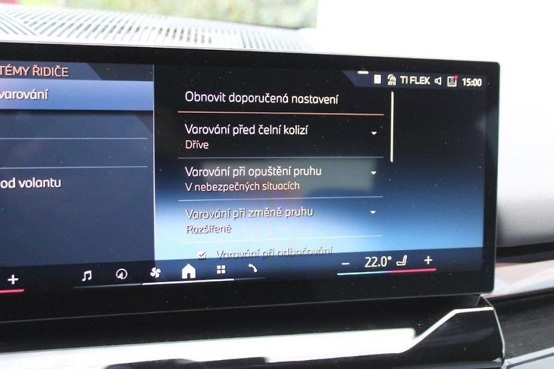 BMW i5 xDrive40 Sedan - fotka 23 z 27