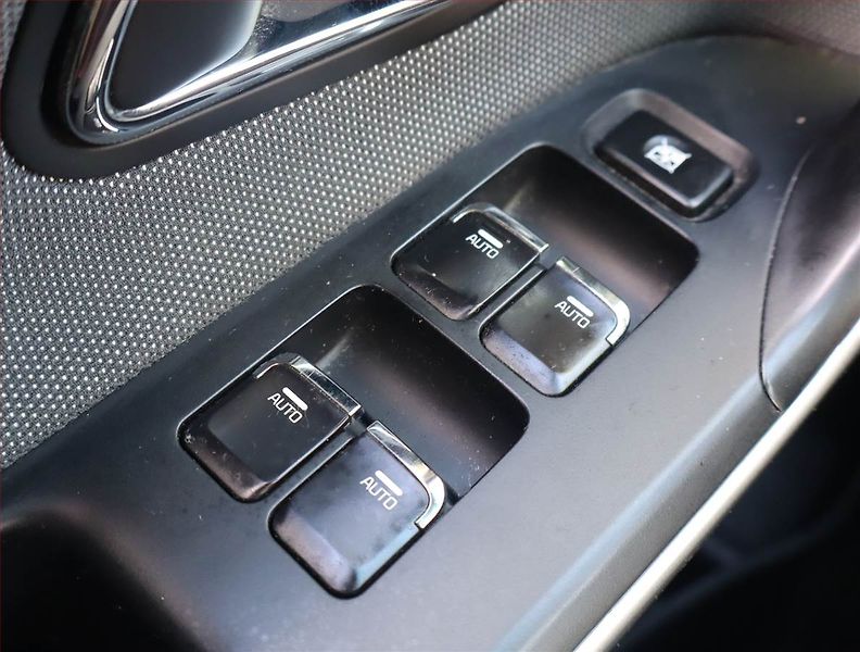 Kia Ceed (2017) 1.6 GDI, Serv.kniha, Tempomat - fotka 15 z 16