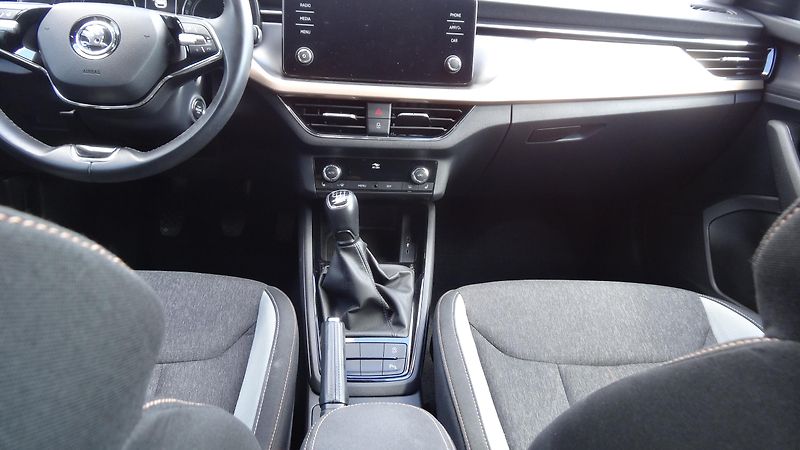 Škoda Scala 1.5TSi taž.zař. Style+sada kol - fotka 12 z 33