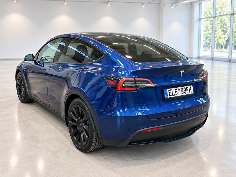 Tesla Model Y (2022) Long Dual Motor AWD-FSD-2022 - fotka 6 z 21
