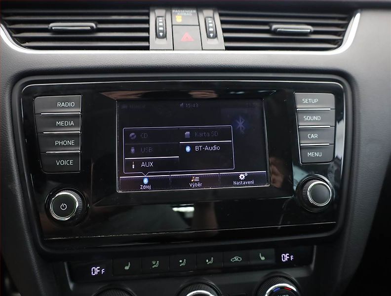 Škoda Octavia (2015) Scout 2.0 TDI, 4X4, Automat - fotka 11 z 19
