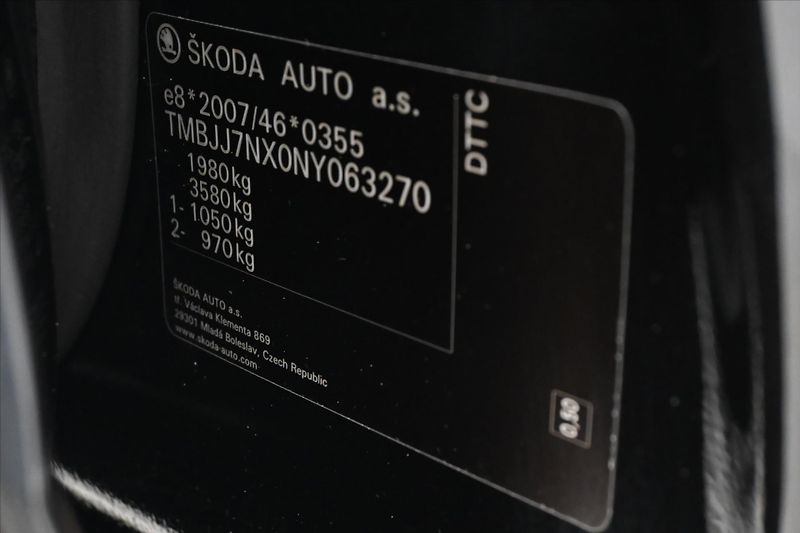 Škoda Octavia 2,0 TDI 110 kW DSG Sportline Z - fotka 12 z 30