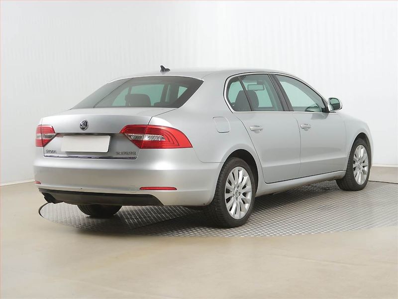 Suzuki Vitara (2019) Elegance 1.4 BoosterJet, 4X4 - fotka 5 z 22