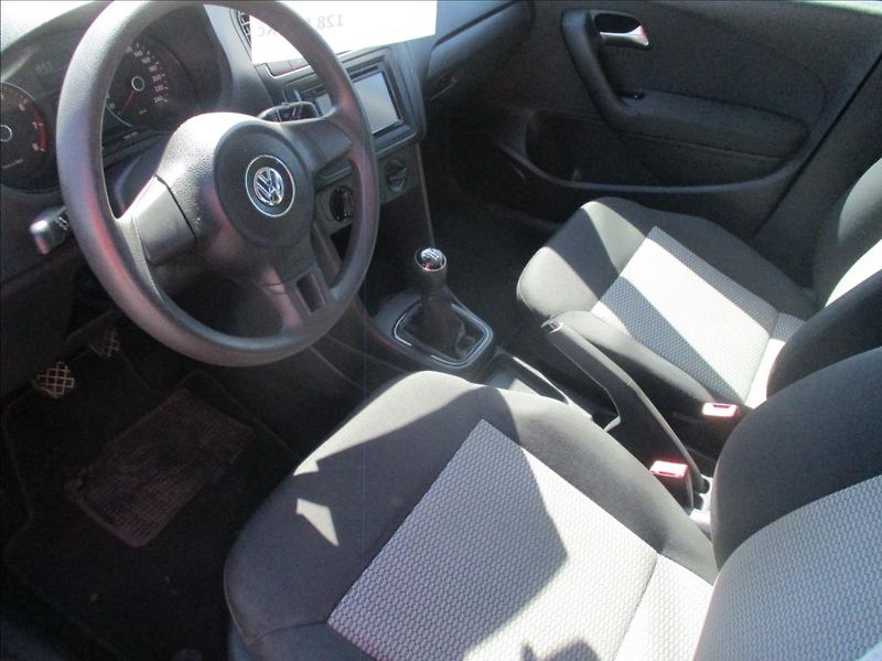 Volkswagen Polo 1,2 i,klimatizace, ABS,ASR, - fotka 16 z 31