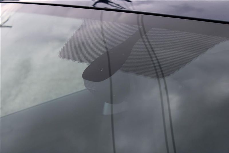 Škoda Karoq 2,0 TDi  DPH,ČR,S.KNIHA,STYLE - fotka 29 z 33