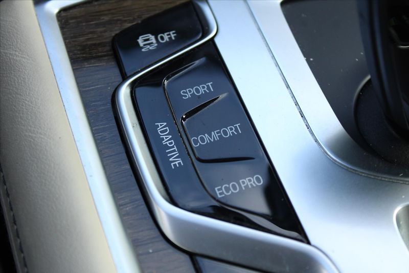 BMW Řada 7 750Li xDrive LASER MASÁŽE ČR - fotka 28 z 44