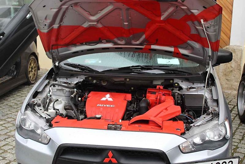 Z podzimního autosrazu v areálu Pivovaru Holanďan v Hlízově.