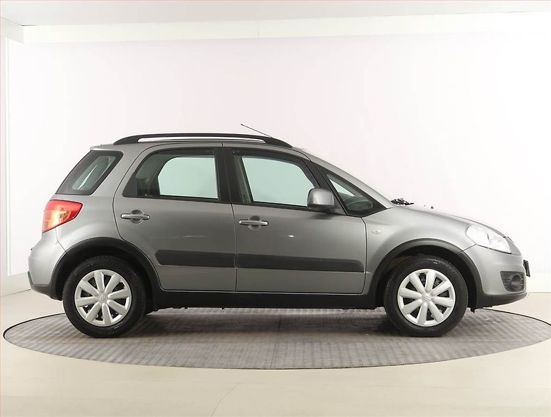 Suzuki SX4 (2013) 1.6 VVT, Serv.kniha - fotka 6 z 15