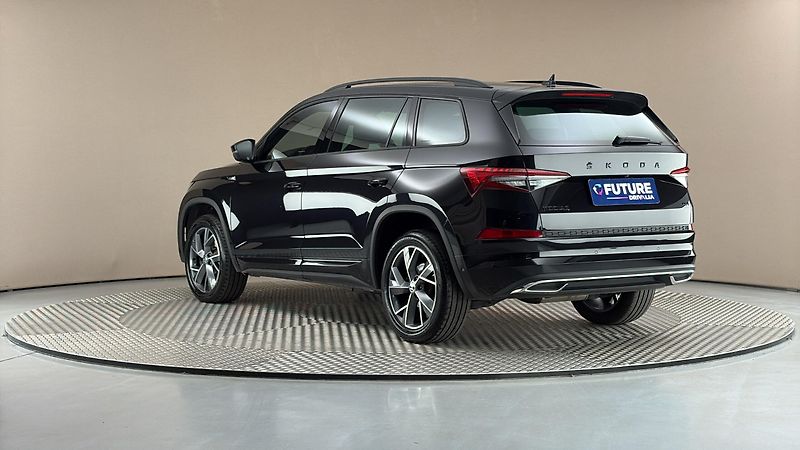 Škoda Kodiaq 2.0 TDI DSG 4x4 Sportline Excl - fotka 2 z 35