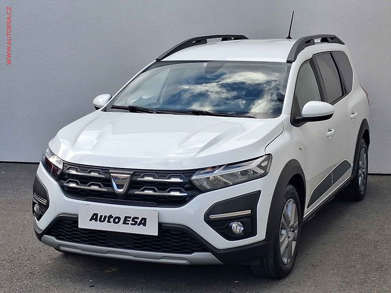 Dacia Jogger (2022) 1.0 TCe, AC, tempo, park - fotka 3 z 16