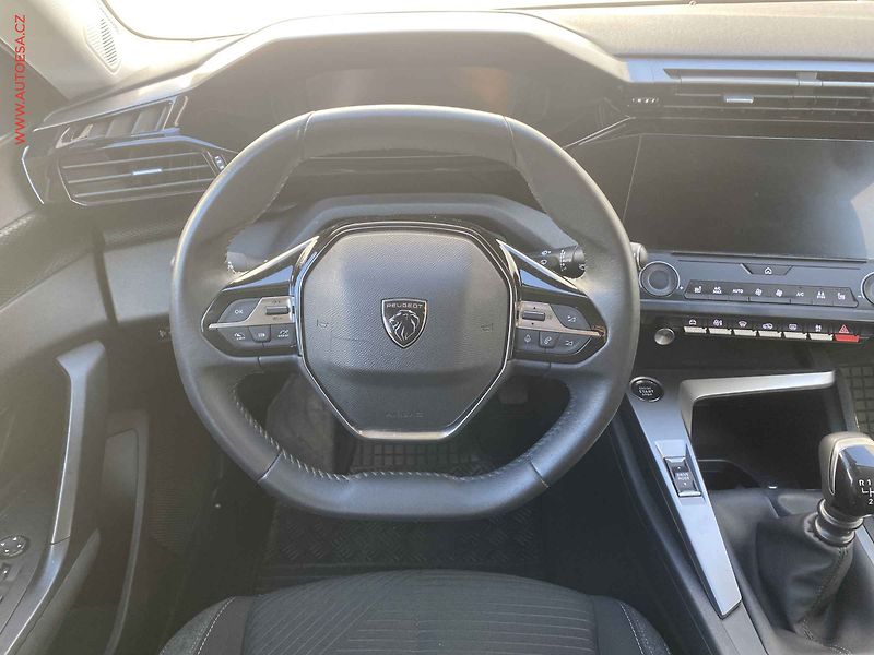 Peugeot 308 (2022) 1.2 i, 1.maj,ČR, Active - fotka 11 z 17