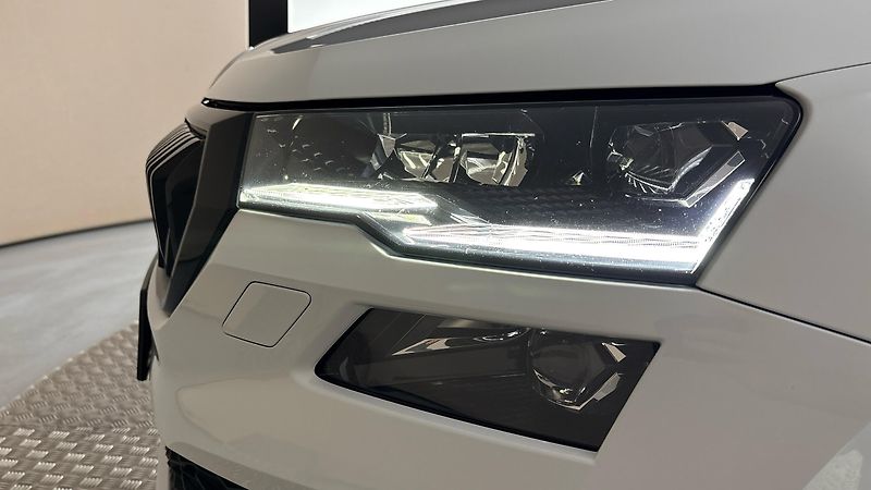 Škoda Karoq 1.5 TSI DSG Sportline - fotka 18 z 26